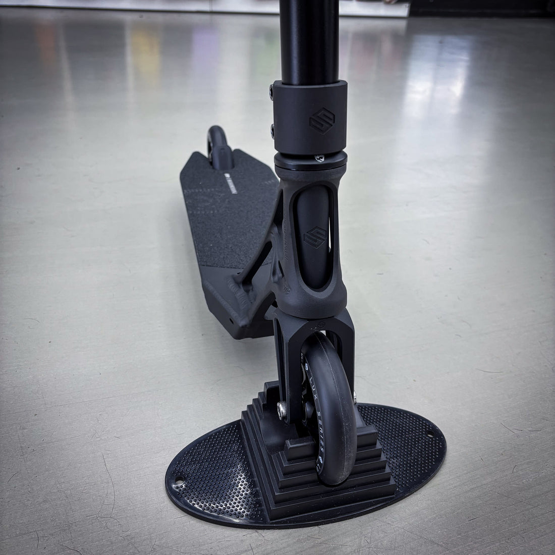Striker Full Black Custom Build - Black-ScootWorld.dk