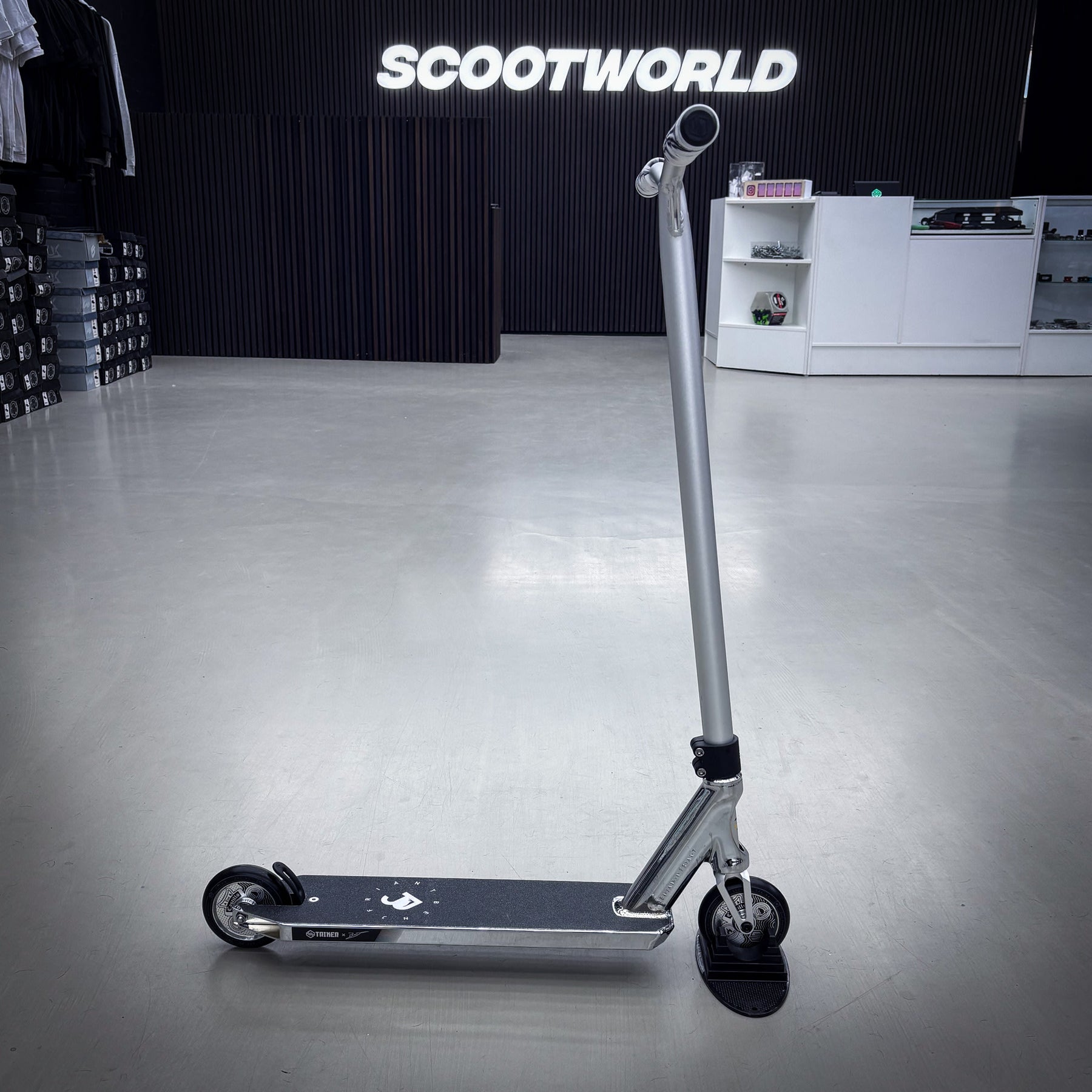 Striker BenJ Silver Custom Build - Silver-ScootWorld.dk