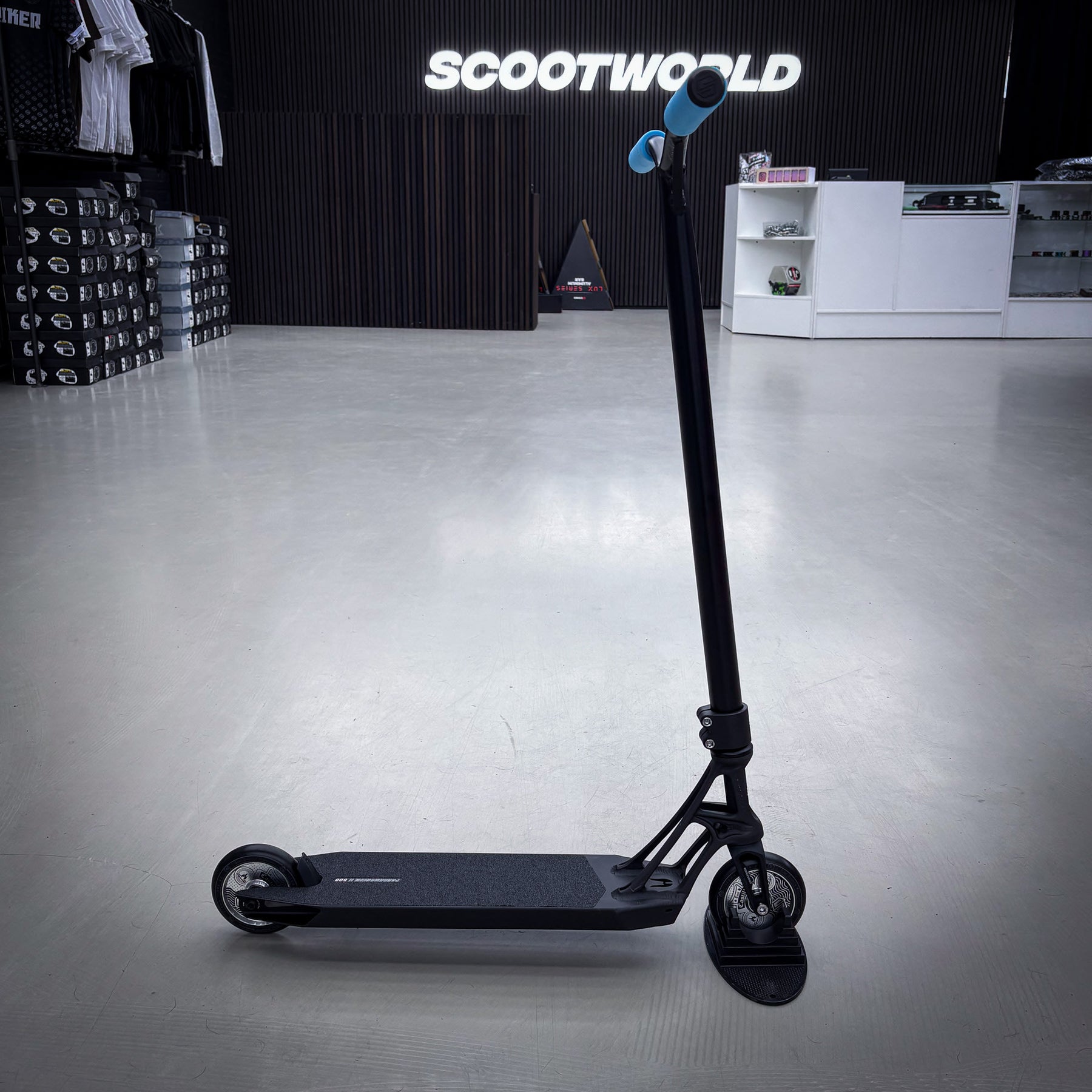 Striker Ethic Pandemonium Custom Build - Black/Teal-ScootWorld.dk