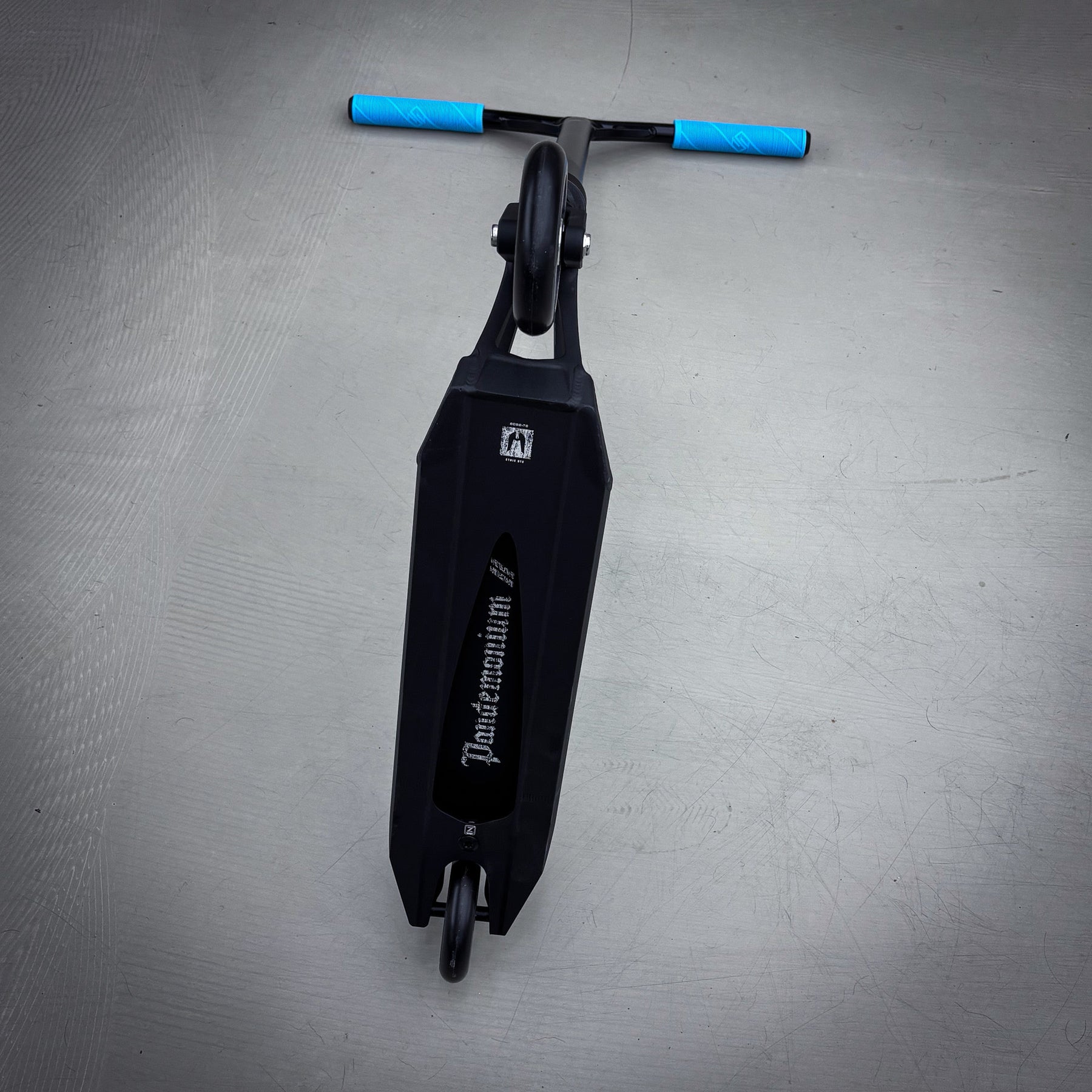 Striker Ethic Pandemonium Custom Build - Black/Teal-ScootWorld.dk