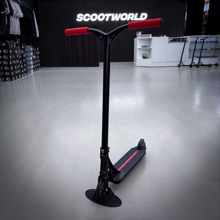 Striker Panda Custom Build - Black/Red-ScootWorld.dk