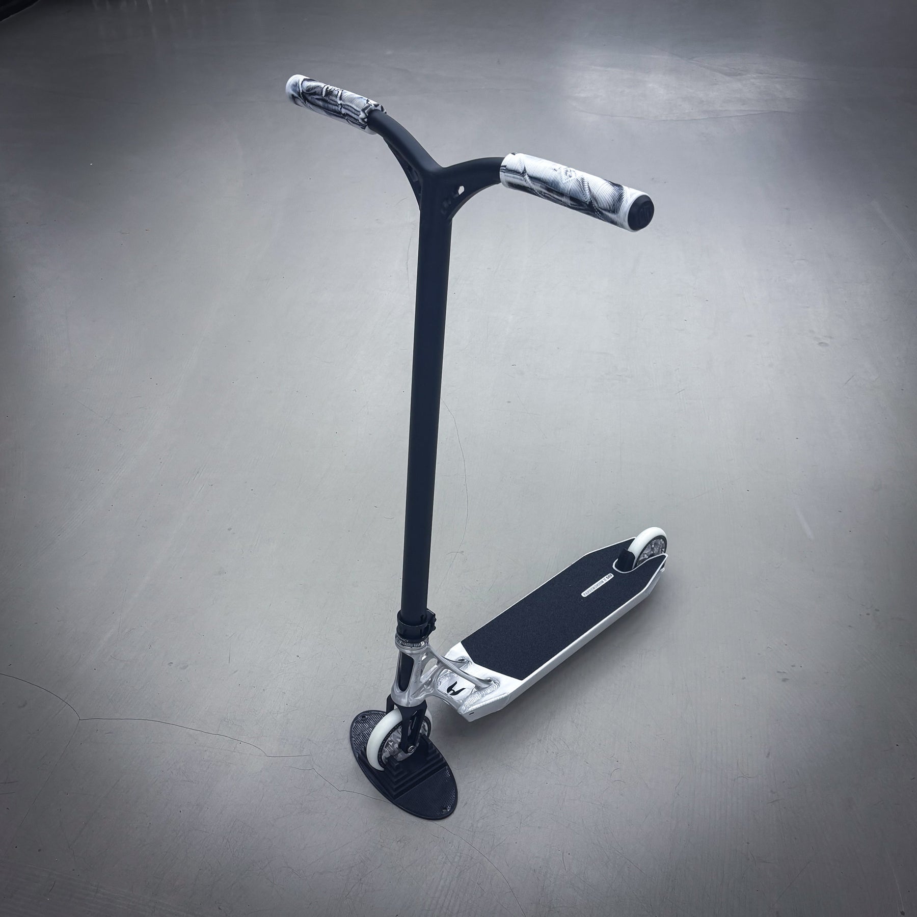 Striker Ethic Silver Custom Løbehjul - Silver/Black-ScootWorld.dk