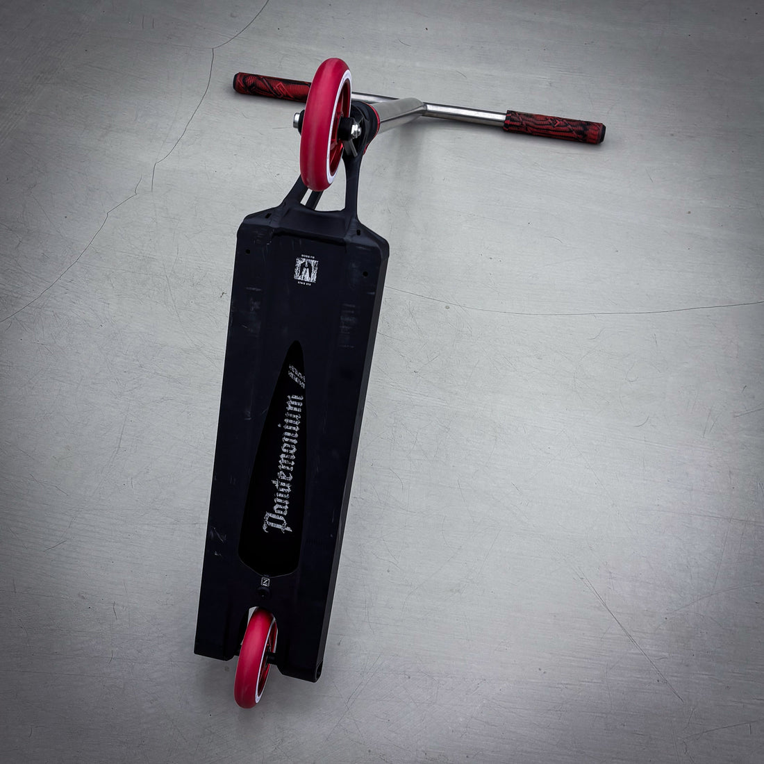 Striker Ethic Pande Boxed Custom Løbehjul - Black/Red/Raw-ScootWorld.dk