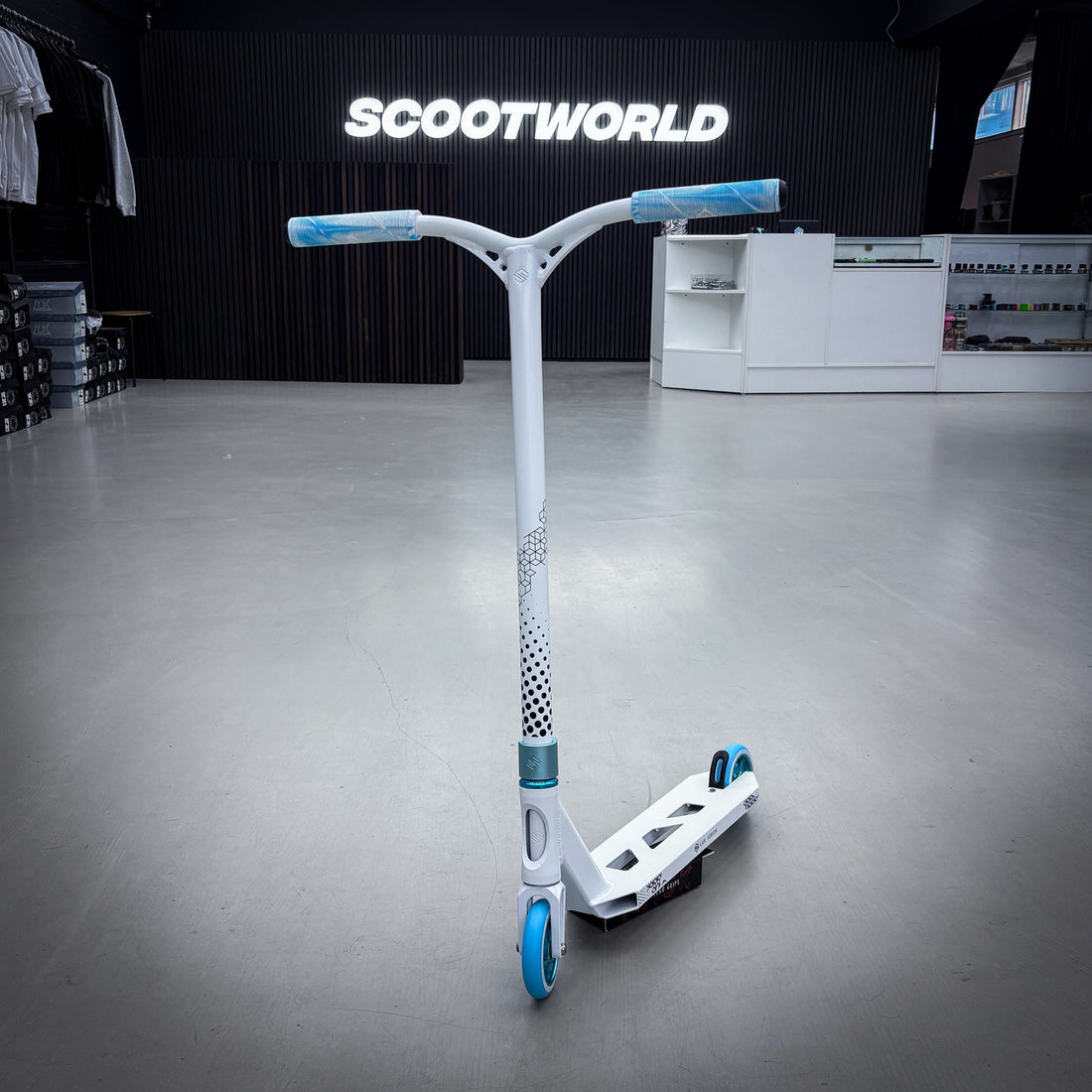 Striker Lux V2 White/Teal Custom Stuntstep - White/Teal