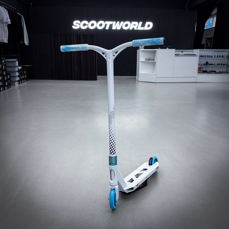 Striker Lux V2 White/Teal Custom Stuntstep - White/Teal