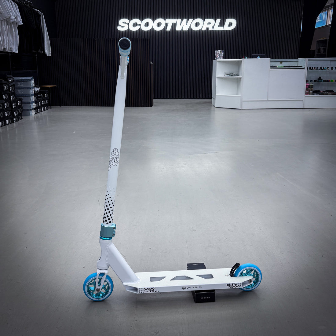 Striker Lux V2 White/Teal Custom Stuntstep - White/Teal
