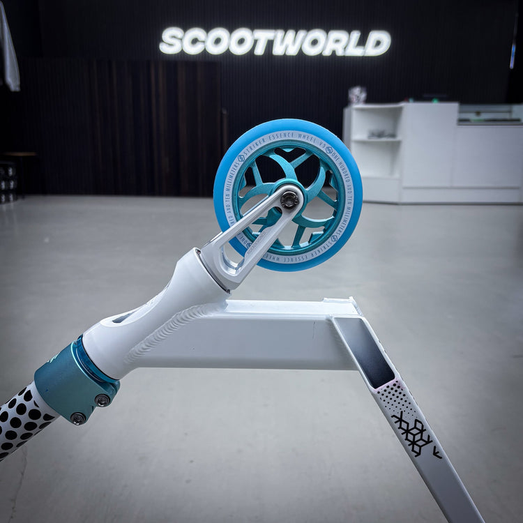 Striker Lux V2 White/Teal Custom Stuntstep - White/Teal